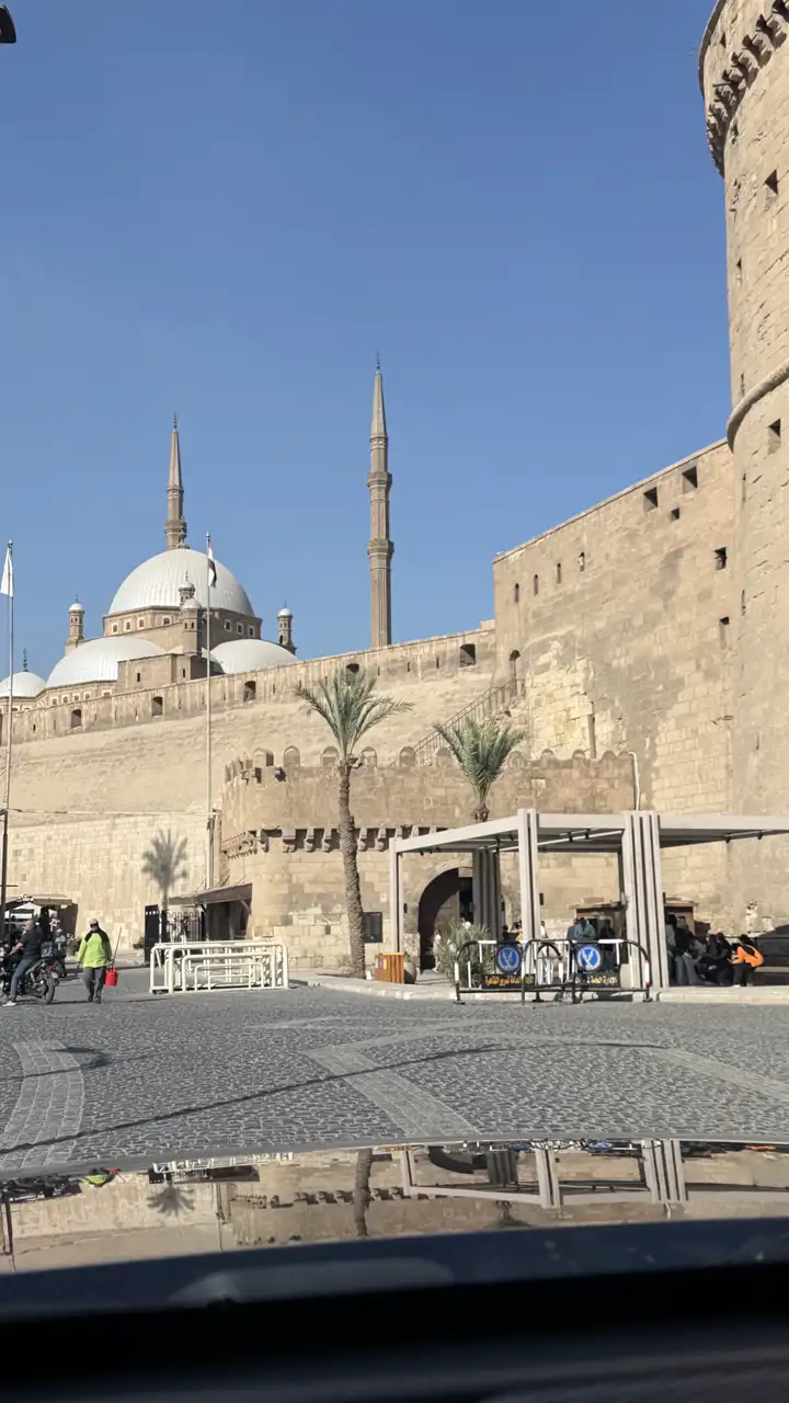 Porte de la Citadelle et mosquée